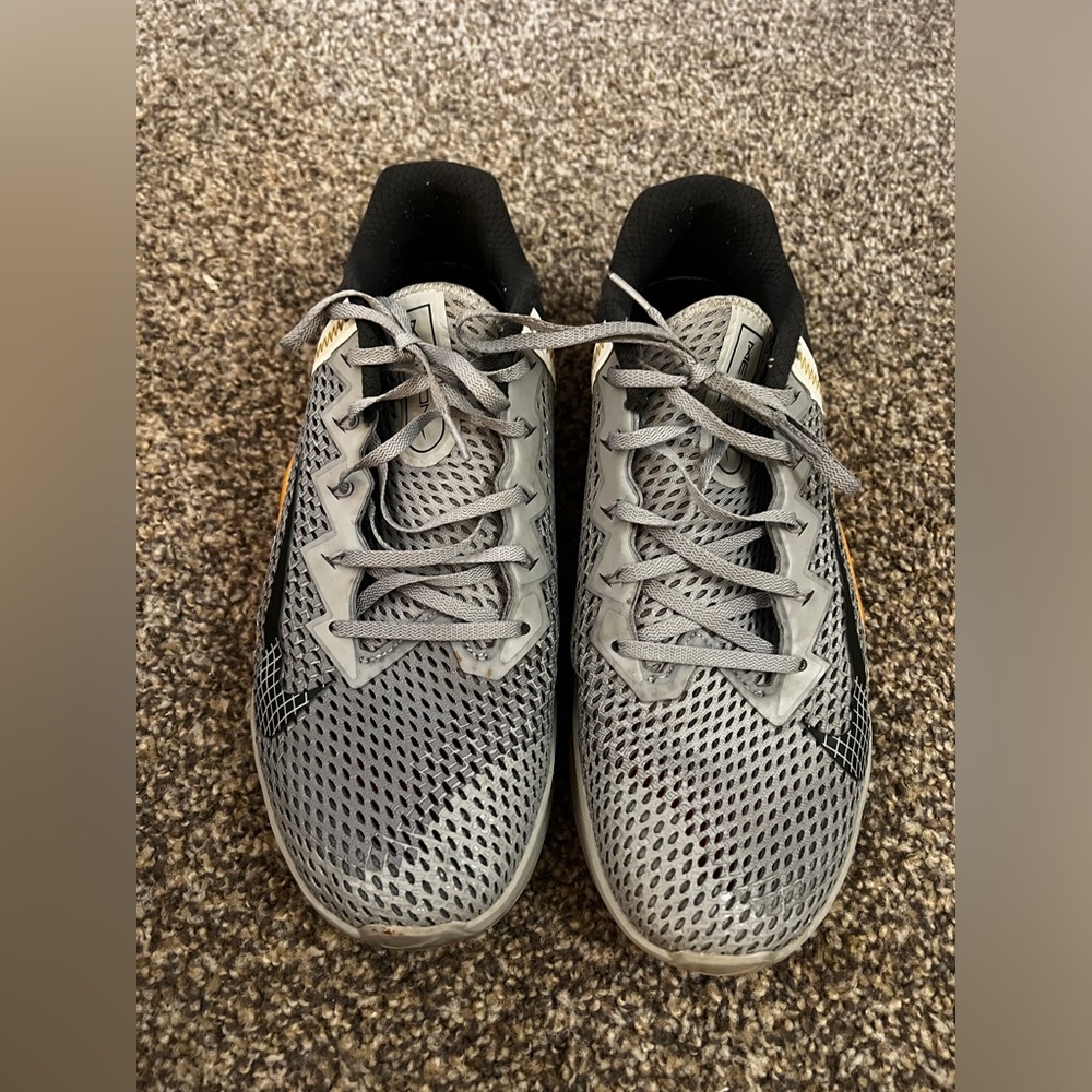 Nike Metcon 6 size 14 grey/gum